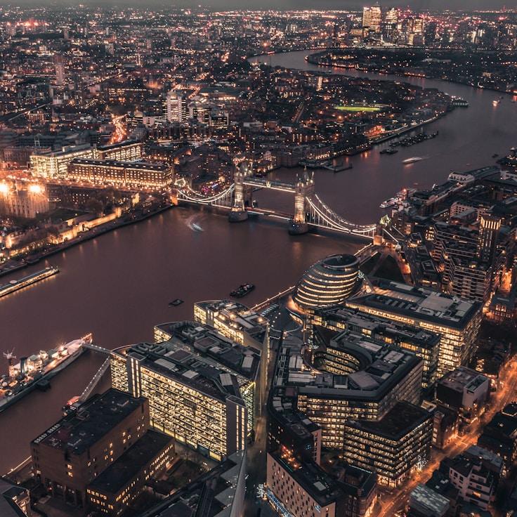 Parents evaluating schools in United Kingdom